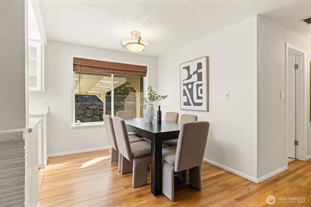 Property photo for 912 165th Avenue SE, Bellevue photo 4