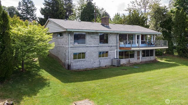 Property photo for 22617 Kingsbury Road SW, Vashon photo 2