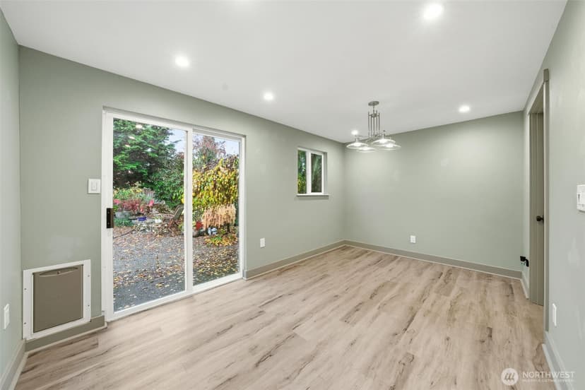 Property photo for 9612 Oak Lane SW, Lakewood photo 12