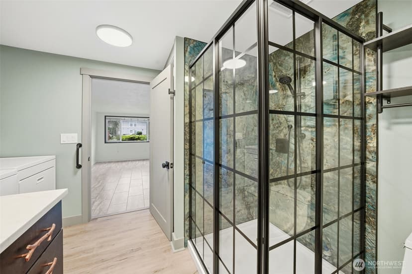 Property photo for 9612 Oak Lane SW, Lakewood photo 17