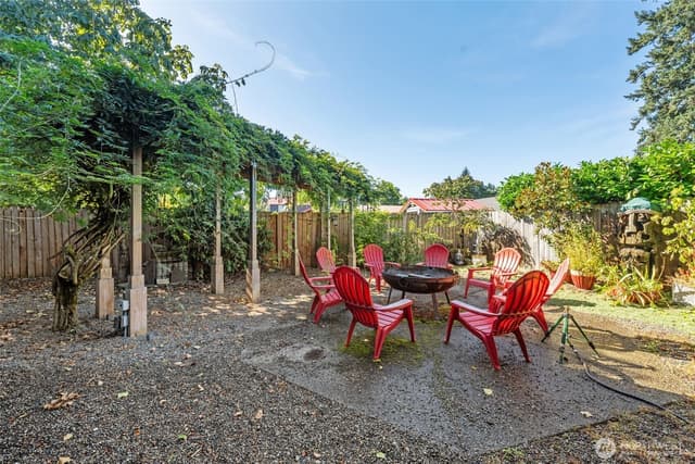 Property photo for 9612 Oak Lane SW, Lakewood photo 5
