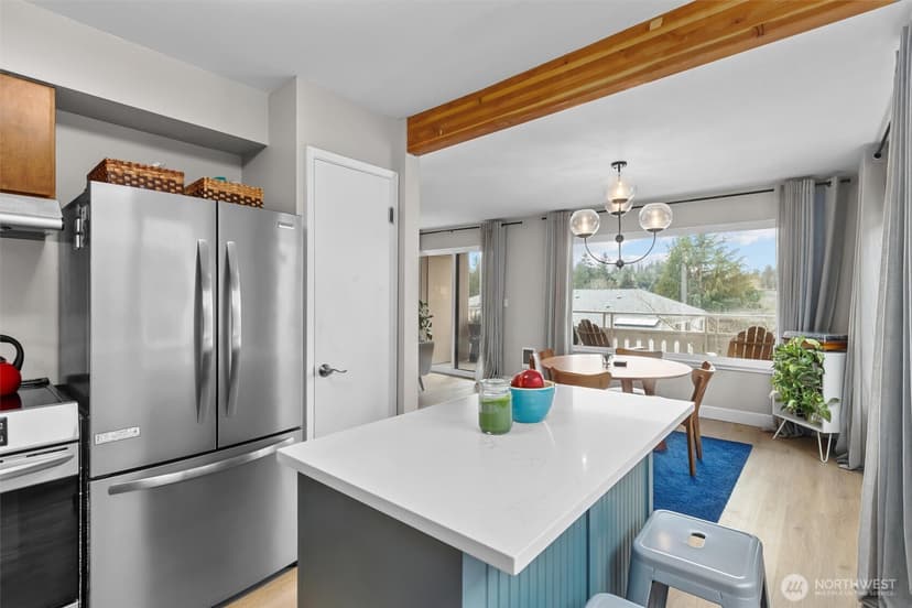 Property photo for 1110 5th Avenue S #204, Edmonds photo 3