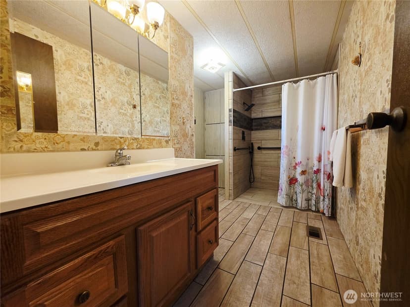 Property photo for 3611 I Street NE #301, Auburn photo 11