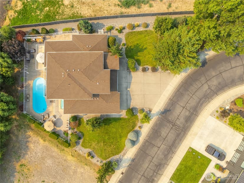 Property photo for 60 Wall Street, Manson photo 39