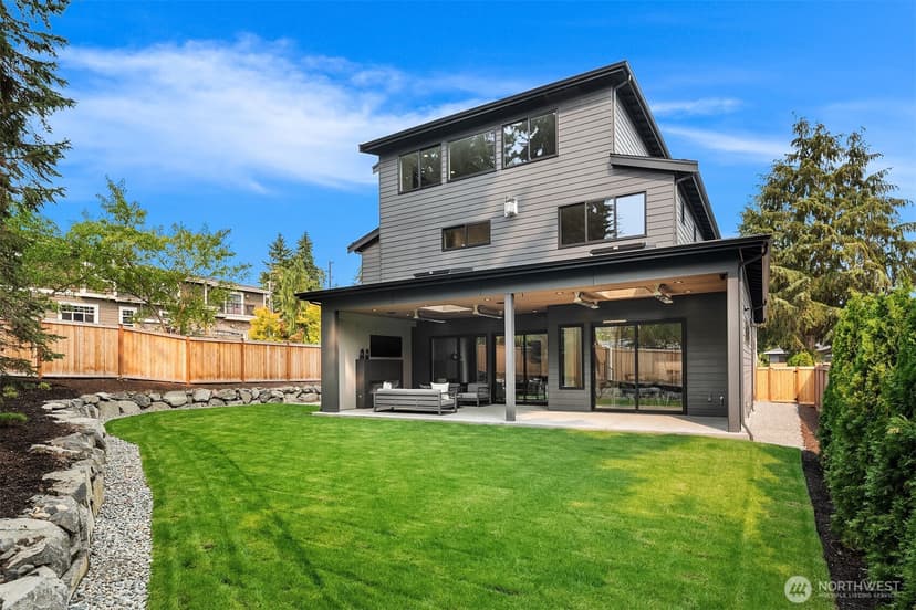 Property photo for 10411 NE 28th Place, Bellevue photo 32
