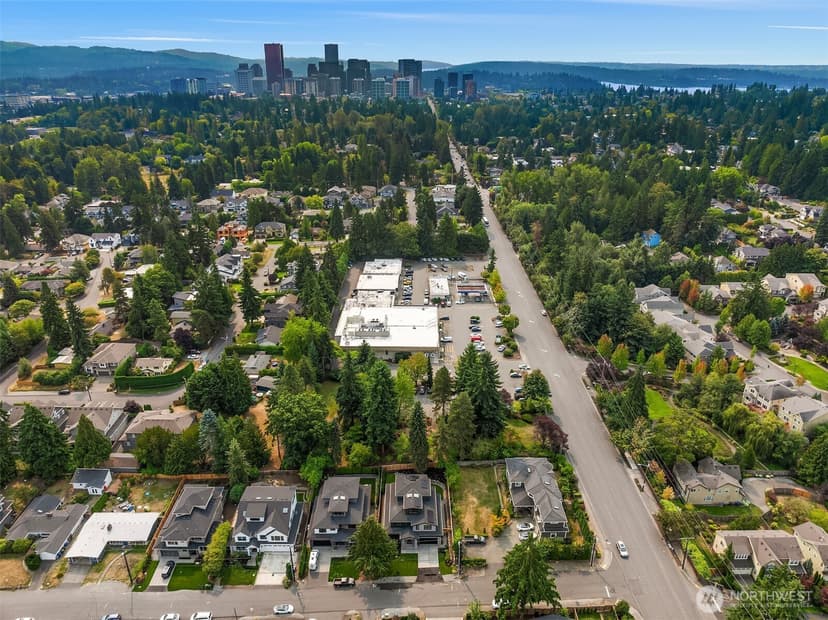 Property photo for 10411 NE 28th Place, Bellevue photo 33