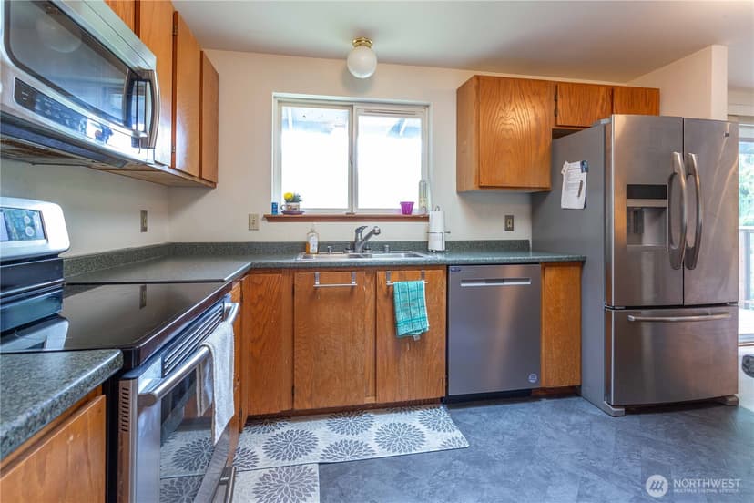 Property photo for 7884 Guemes Avenue, Clinton photo 8