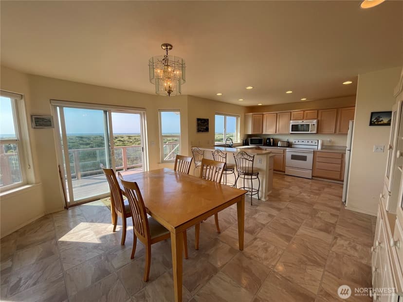 Property photo for 1115 Ocean Shores Boulevard SW, Ocean Shores photo 10