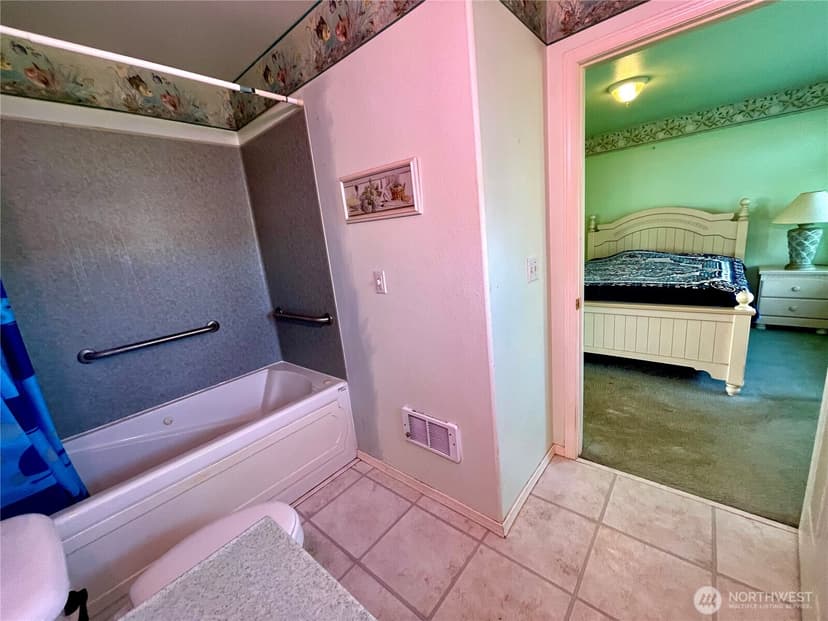 Property photo for 1115 Ocean Shores Boulevard SW, Ocean Shores photo 19