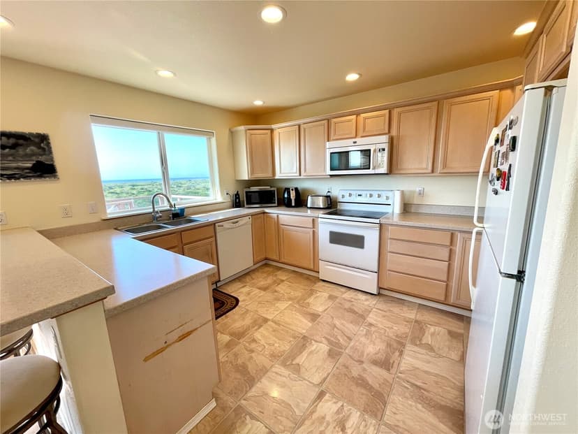 Property photo for 1115 Ocean Shores Boulevard SW, Ocean Shores photo 9