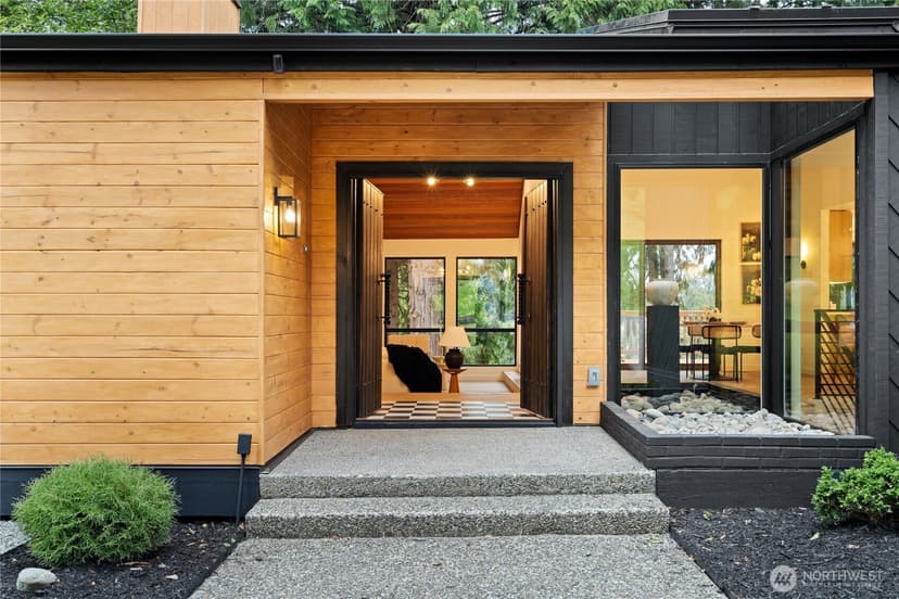 Property photo for 9320 Hoeder Lane, Bothell photo 3