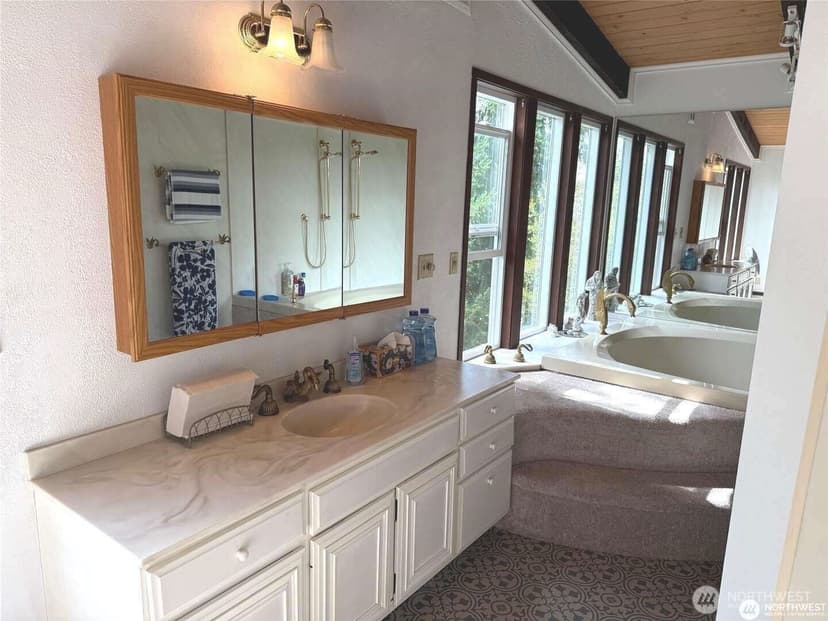 Property photo for 16906 13th Avenue NW, Shoreline photo 9