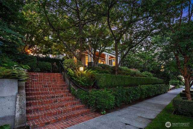 Property photo for 1129 22nd Avenue E, Seattle photo 3