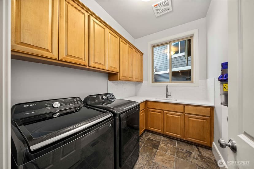 Property photo for 510 Timber Creek Drive NW, Issaquah photo 17
