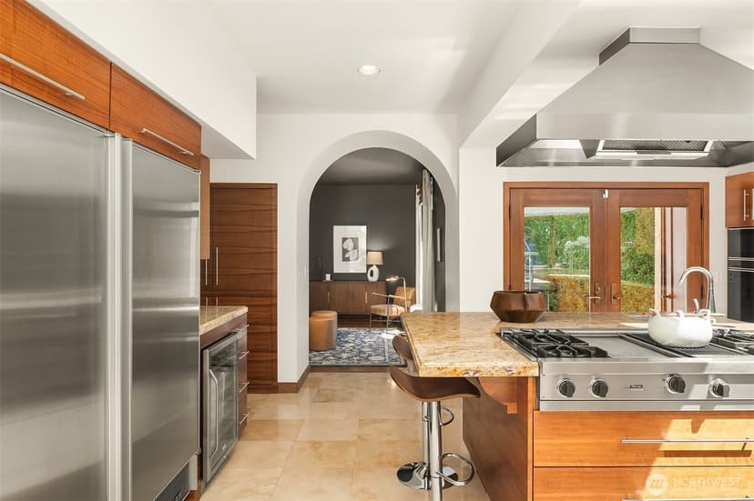 Property photo for 3103 Mount Rainier Drive S, Seattle photo 18