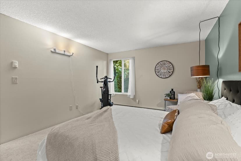 Property photo for 3260 80th Avenue SE #1, Mercer Island photo 14