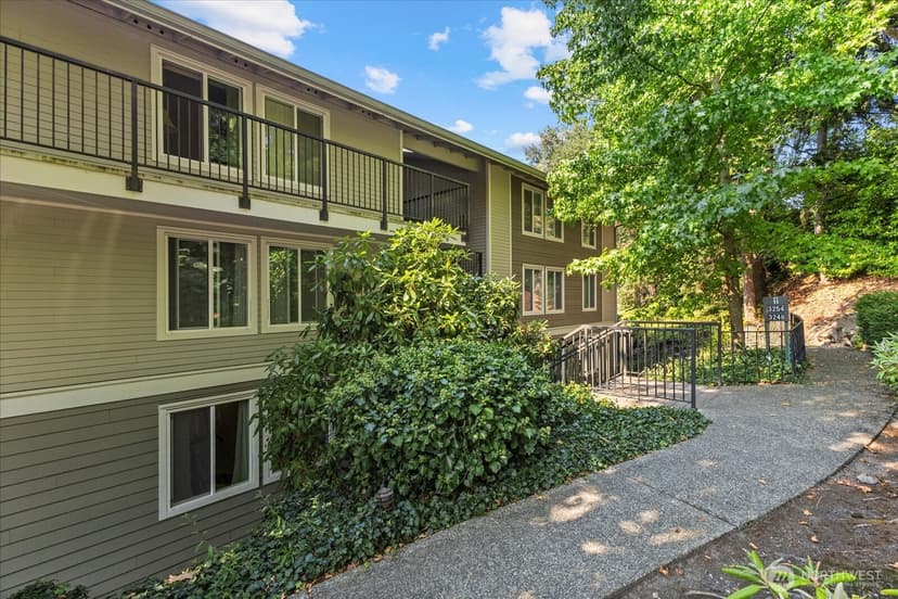 Property photo for 3260 80th Avenue SE #1, Mercer Island