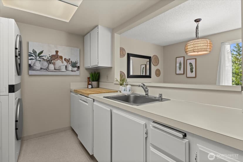 Property photo for 3260 80th Avenue SE #1, Mercer Island photo 8