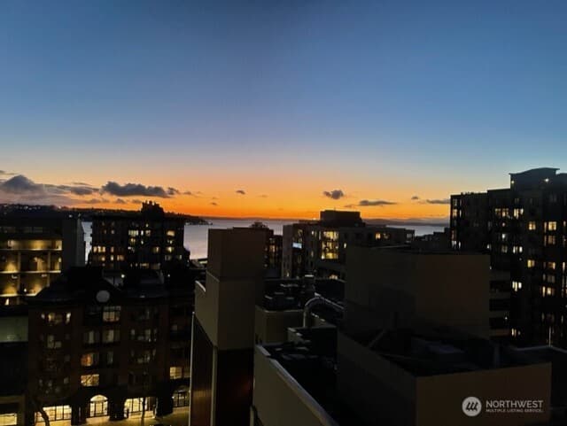 Property photo for 2621 2nd Avenue #1005, Seattle photo 4