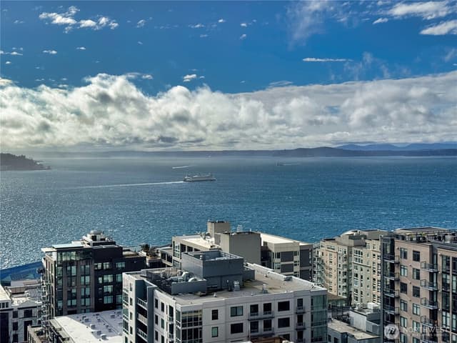 Property photo for 2621 2nd Avenue #1005, Seattle photo 2
