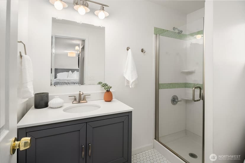 Property photo for 1413 100th Avenue NE, Bellevue photo 20
