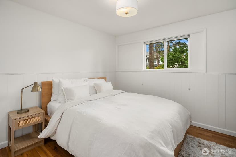 Property photo for 1413 100th Avenue NE, Bellevue photo 25