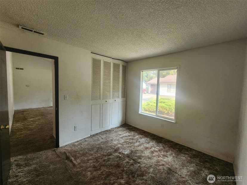 Property photo for 19640 SE 260th Street, Covington photo 3
