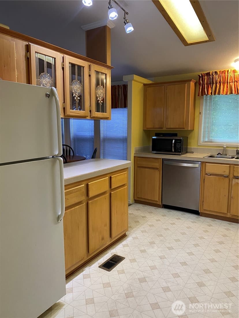 Property photo for 1810 138th Street E, Tacoma photo 6