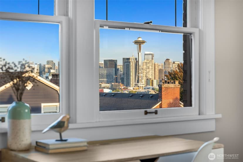 Property photo for 1015 5th Avenue W, Seattle photo 25