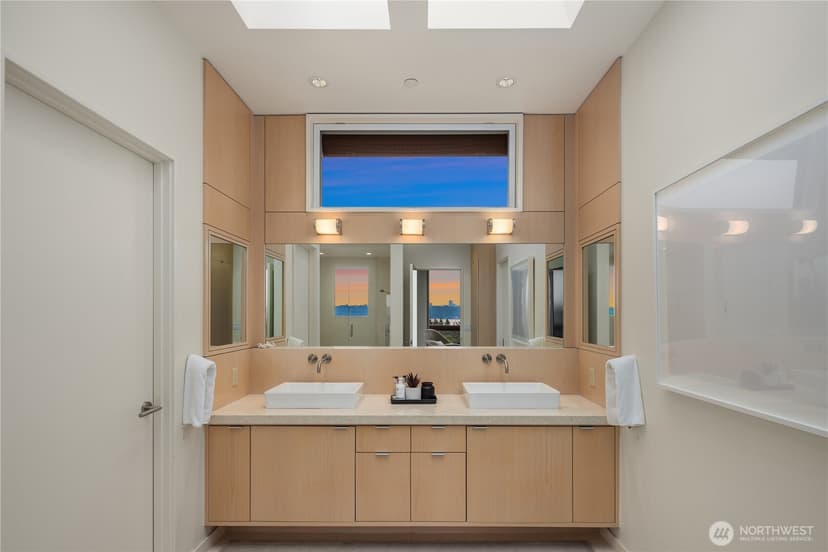 Property photo for 2236 66th Avenue SE, Mercer Island photo 24