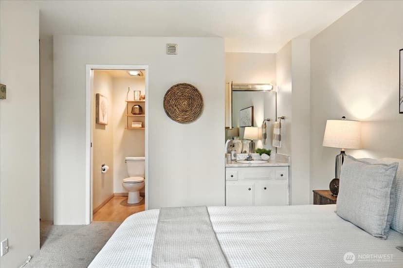 Property photo for 2100 3rd Avenue #801, Seattle photo 16