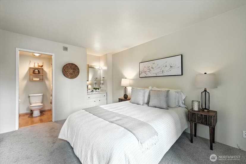 Property photo for 2100 3rd Avenue #801, Seattle photo 15