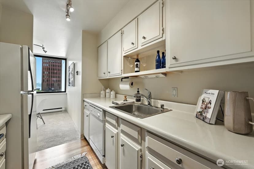 Property photo for 2100 3rd Avenue #801, Seattle photo 12