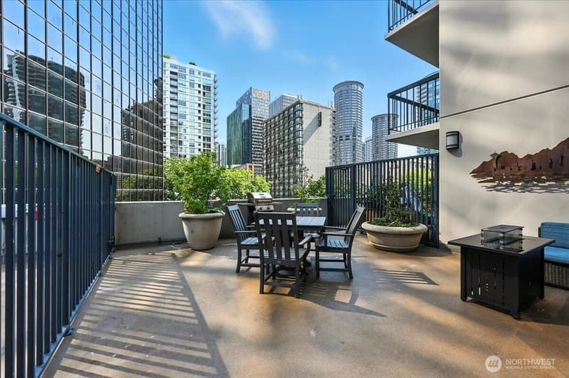 Property photo for 2100 3rd Avenue #801, Seattle photo 32