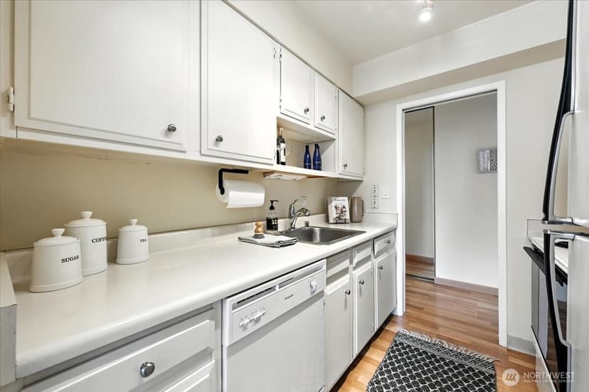 Property photo for 2100 3rd Avenue #801, Seattle photo 13