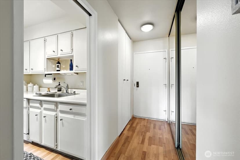 Property photo for 2100 3rd Avenue #801, Seattle photo 14