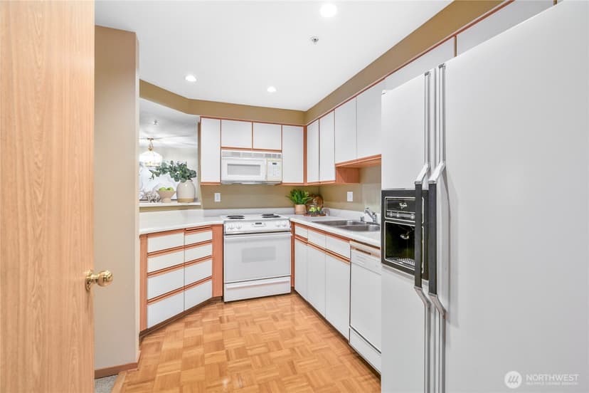 Property photo for 7223 NE 175th Street #108, Kenmore photo 6