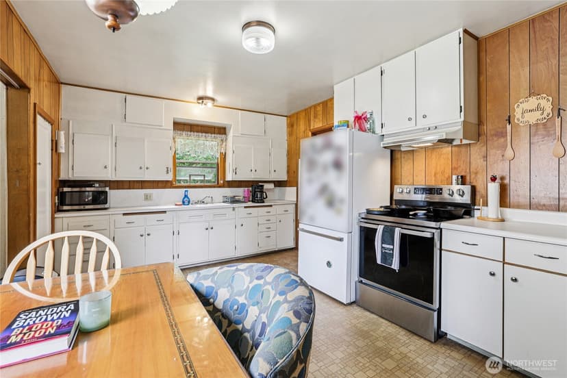 Property photo for 10544 Upper Preston Road SE, Issaquah photo 18