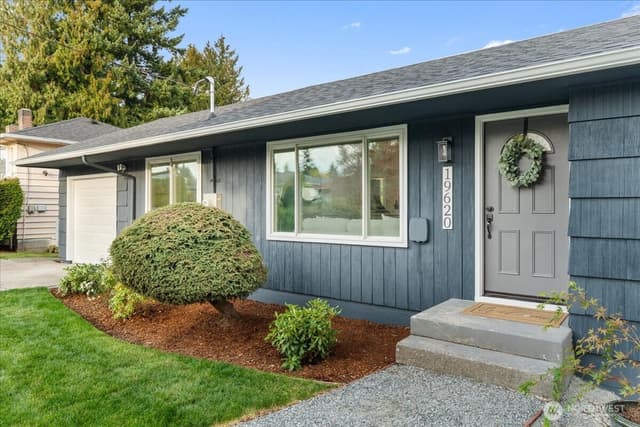 Property photo for 19620 6th Avenue S, Des Moines