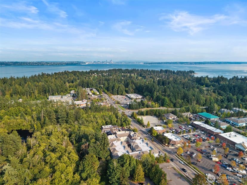 Property photo for 300 High School Road NE #325, Bainbridge Island photo 4