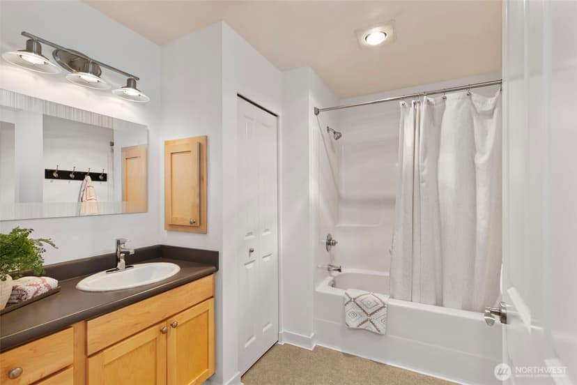 Property photo for 300 High School Road NE #325, Bainbridge Island photo 17