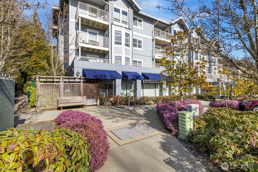 Property photo for 300 High School Road NE #325, Bainbridge Island photo 18