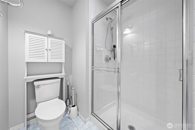Property photo for 11721 Creekside Drive SW, Lakewood photo 22