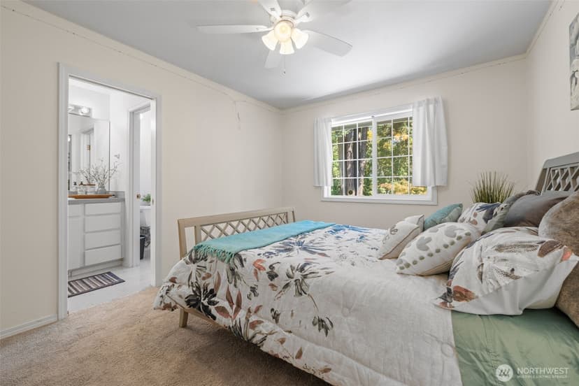 Property photo for 11721 Creekside Drive SW, Lakewood photo 26