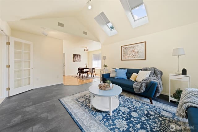 Property photo for 11721 Creekside Drive SW, Lakewood photo 5