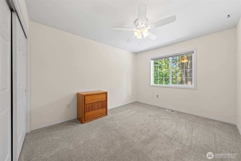 Property photo for 11721 Creekside Drive SW, Lakewood photo 32