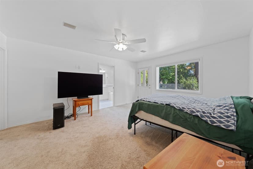 Property photo for 11721 Creekside Drive SW, Lakewood photo 18