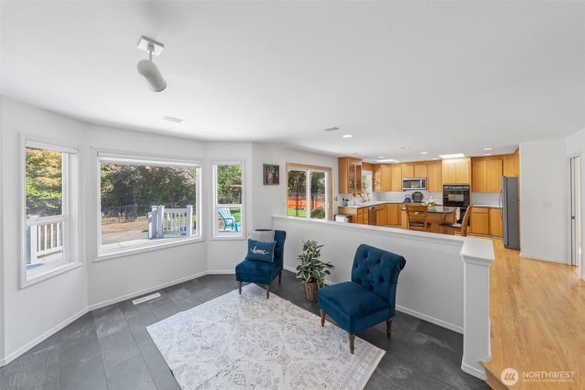 Property photo for 11721 Creekside Drive SW, Lakewood photo 16