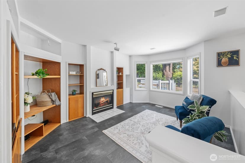 Property photo for 11721 Creekside Drive SW, Lakewood photo 14
