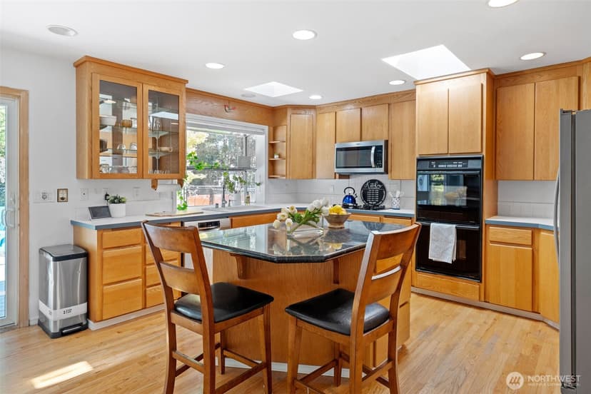 Property photo for 11721 Creekside Drive SW, Lakewood photo 11